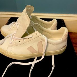 White Campo Veja Sneakers -size 10